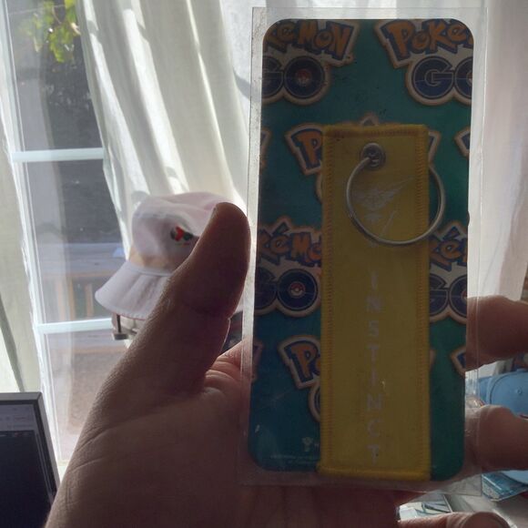 Pokemon Go Team Instinct Keychain welcome gift - Picture 2 of 2